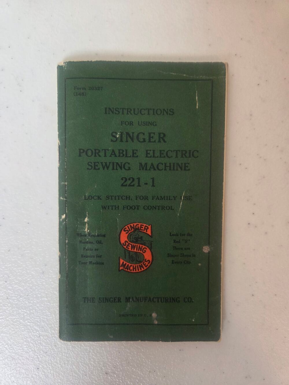 Singer 221-1 Featherweight Sewing machine Instruction Manual